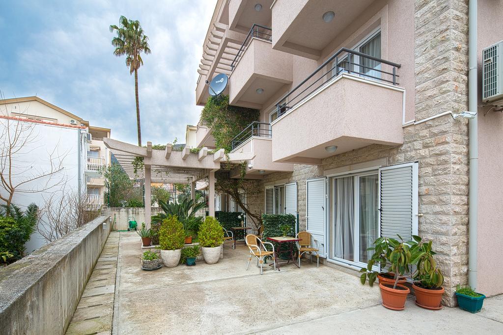 Petrovac Holiday Apartments Екстер'єр фото